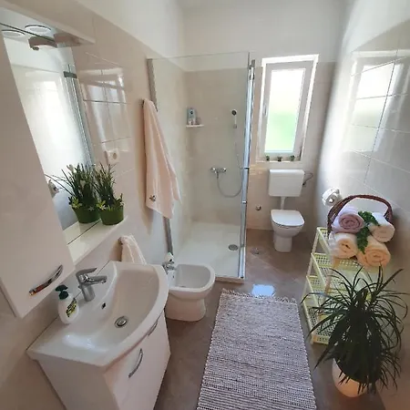 Luce Apartment *